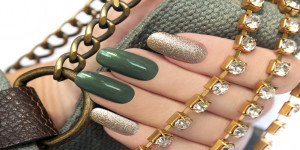 mahogany manicure, green and gold manicure, christmas spa, gift